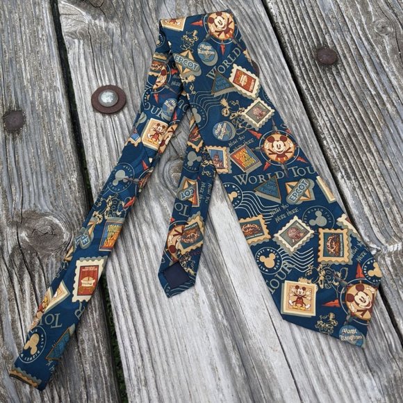 Novelty Disney Mickey Mouse World Tour Neck Tie NWOT - Picture 2 of 7